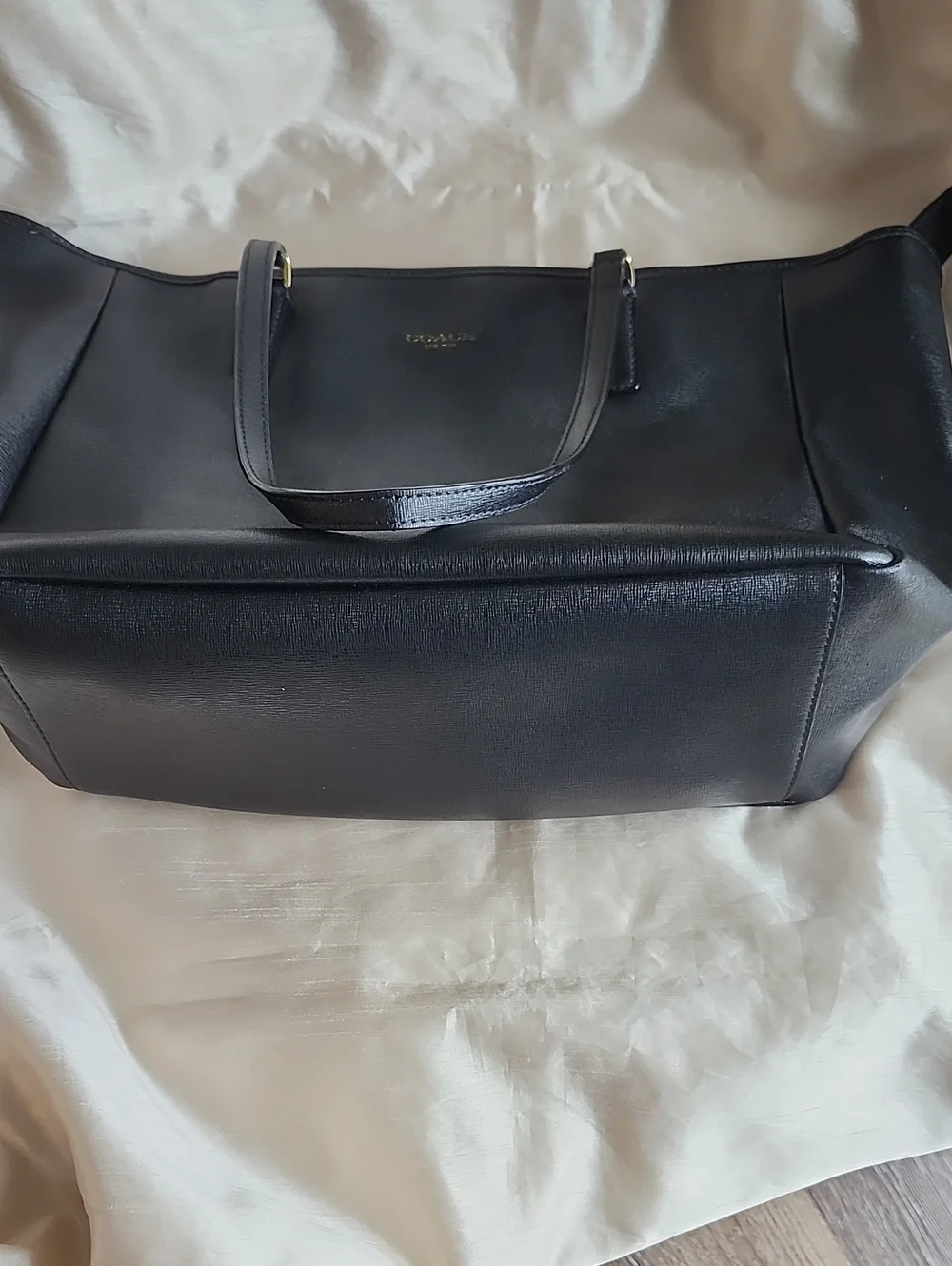 Coach Good Cond. Large Black Leather Zip Top Tote W/Gold-Tone Logo, $95